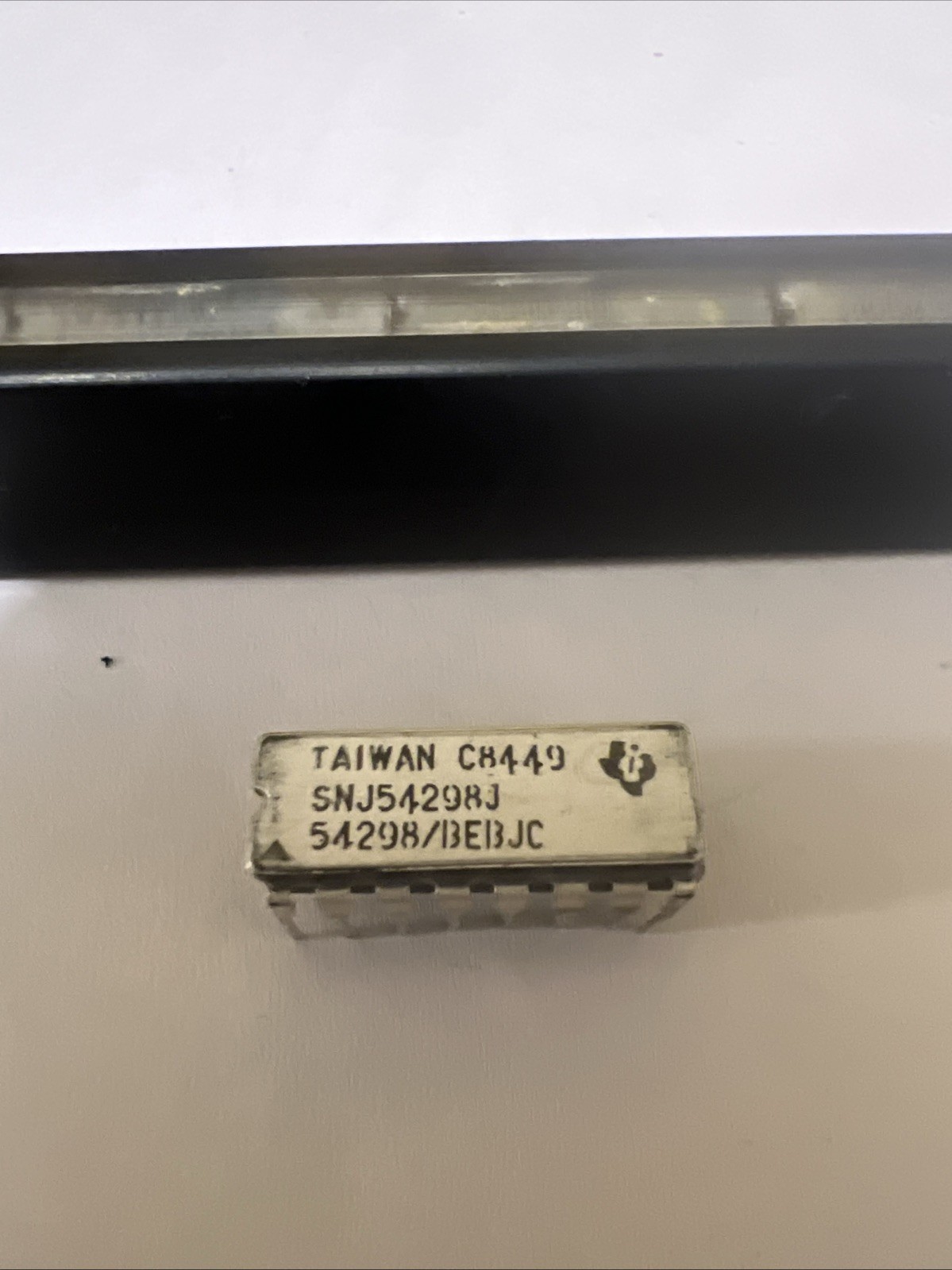 Texas Instruments SNJ54298J integrated circuit,Military Spec. Quad 2-Input