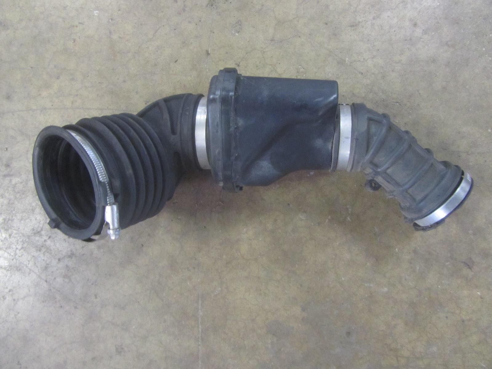 18 CHEVY EQUINOX 1.5L Air Cleaner Tube Resonator Outlet Duct Pipe 84228127