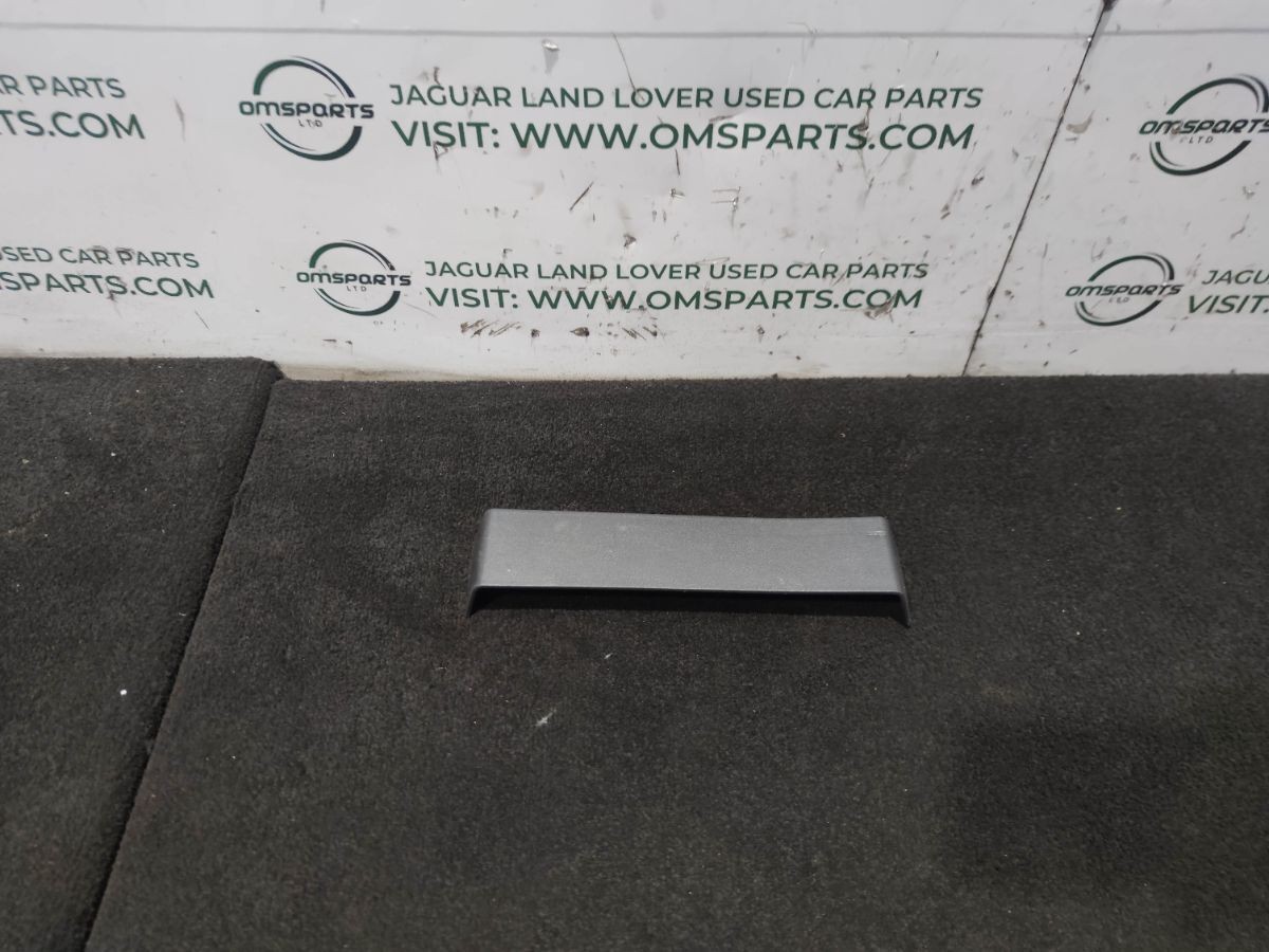 LAND ROVER DISCOVERY 5 L462 2.0 DIESEL ASHTRAY TRIM  HY32045L70A