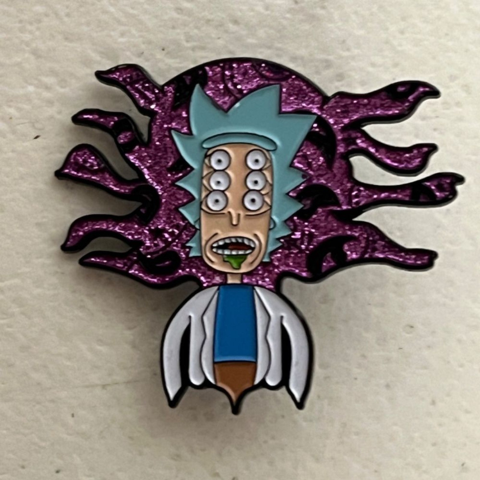 Rick & Morty 8 Eyed Glitter Hat Pin Cartoon Mort Brooch Bag Hats Enamel