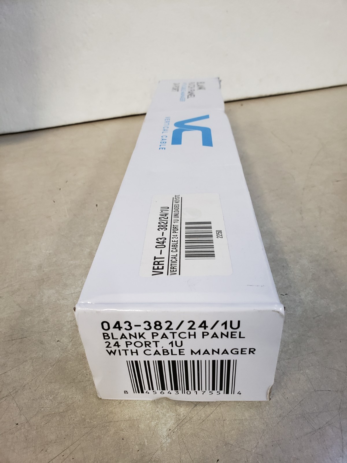 Vertical Cable 24-Port Blank Patch Panel 1U Rack Mount Design