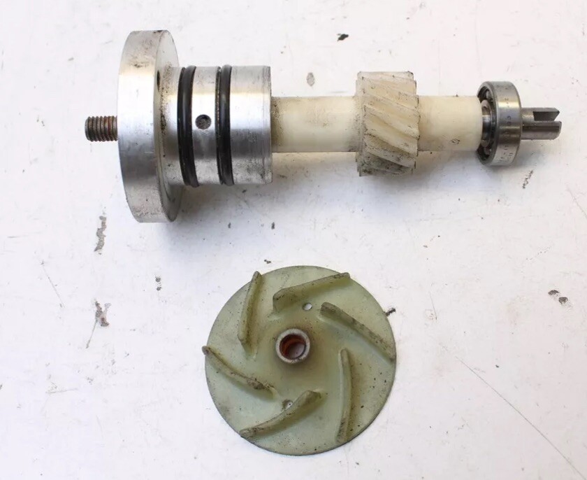 SKI DOO SUMMIT REV 800 420837421 Water Pump Oil Pump Shaft Impeller Assembly
