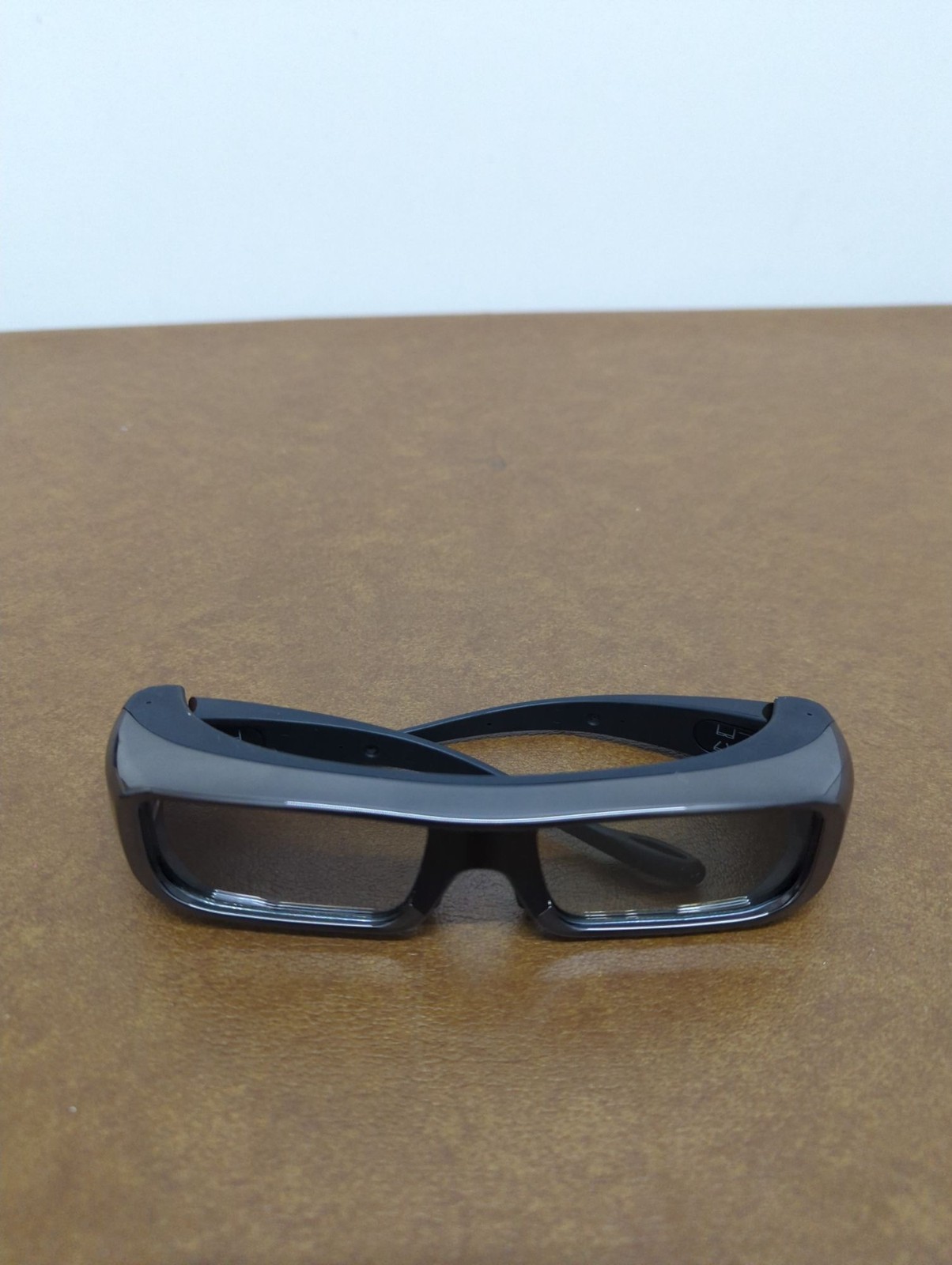 Sony TDG-BR100 3D Active Glasses With Protective Pouch For TV Viewing