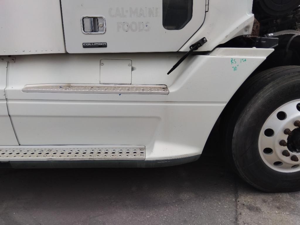 For 2004 FREIGHTLINER COLUMBIA 112 SIDE FAIRING Right ,  FL