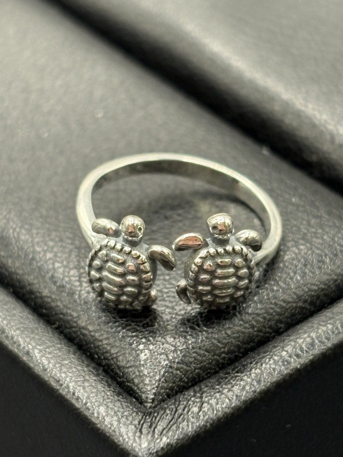 New Condition Sterling Silver Turtle Toe Ring 925 B12