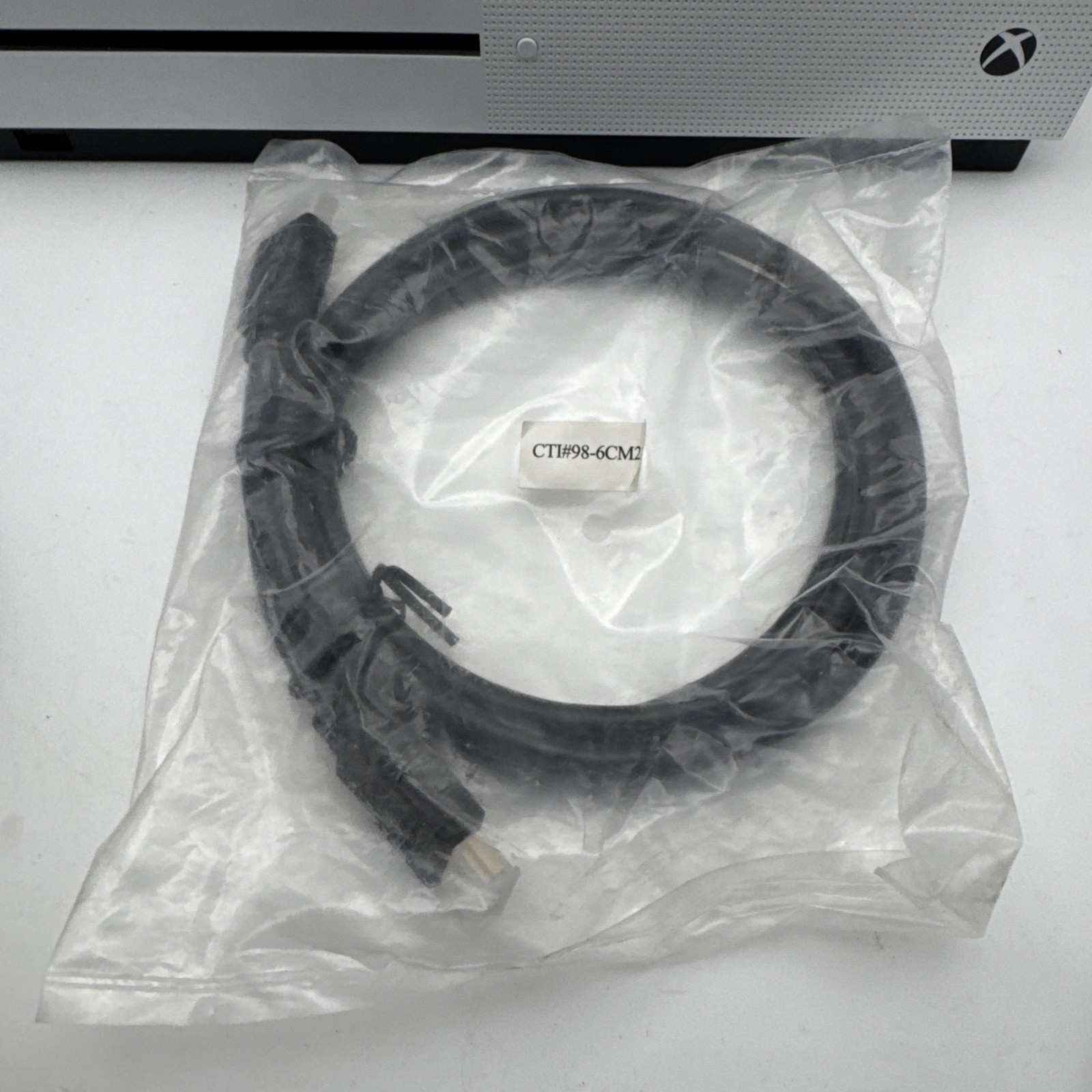 XBOX ONE S 1TB CONSOLE 1681 WITH 1 CONTROLLER & CABLES - TESTED (WBP018149)