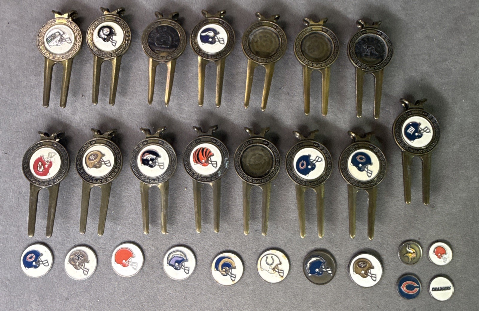 Vintage Golf Design Divot Tool & Ball Marker Parts Lot Of 15 NFL Teams *LOOK