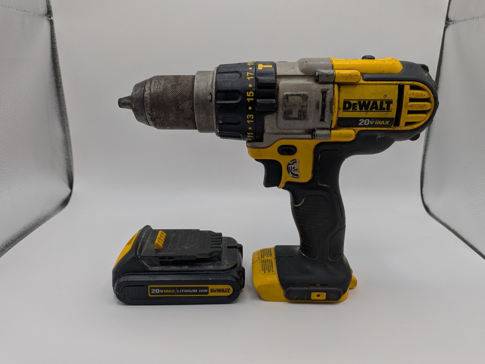 DeWalt 20V Cordless Drill - Black And Yellow DCD985 Used With Battery