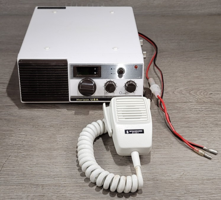 Marine CB VHF FM Radio Transceiver Horizon Standard W/ MP1100027 Mic Works