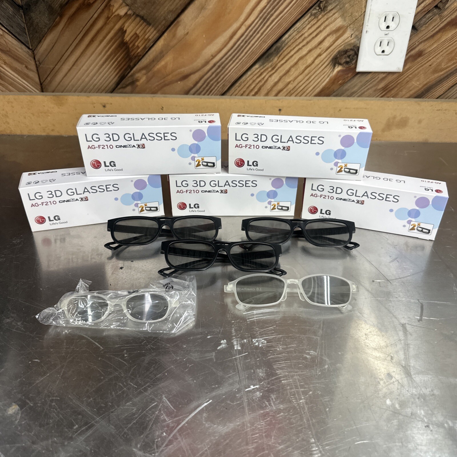NEW 15 AG-F210 3D Glasses for all LG Passive 3D TV 47GA7900 55GA7900 47LA7400