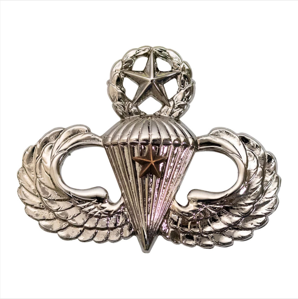 GENUINE U.S. ARMY BADGE: MASTER COMBAT PARACHUTE FIRST AWARD - MIRROR FINISH