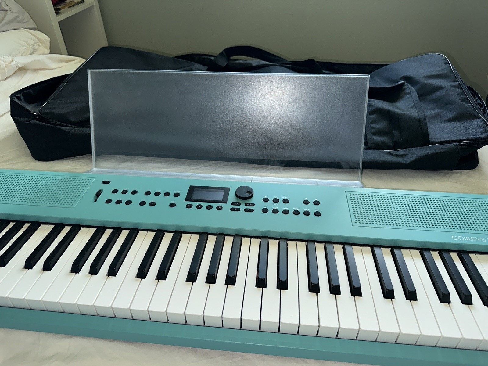 ROLAND GO KEYS 3 + ACCESSORIES