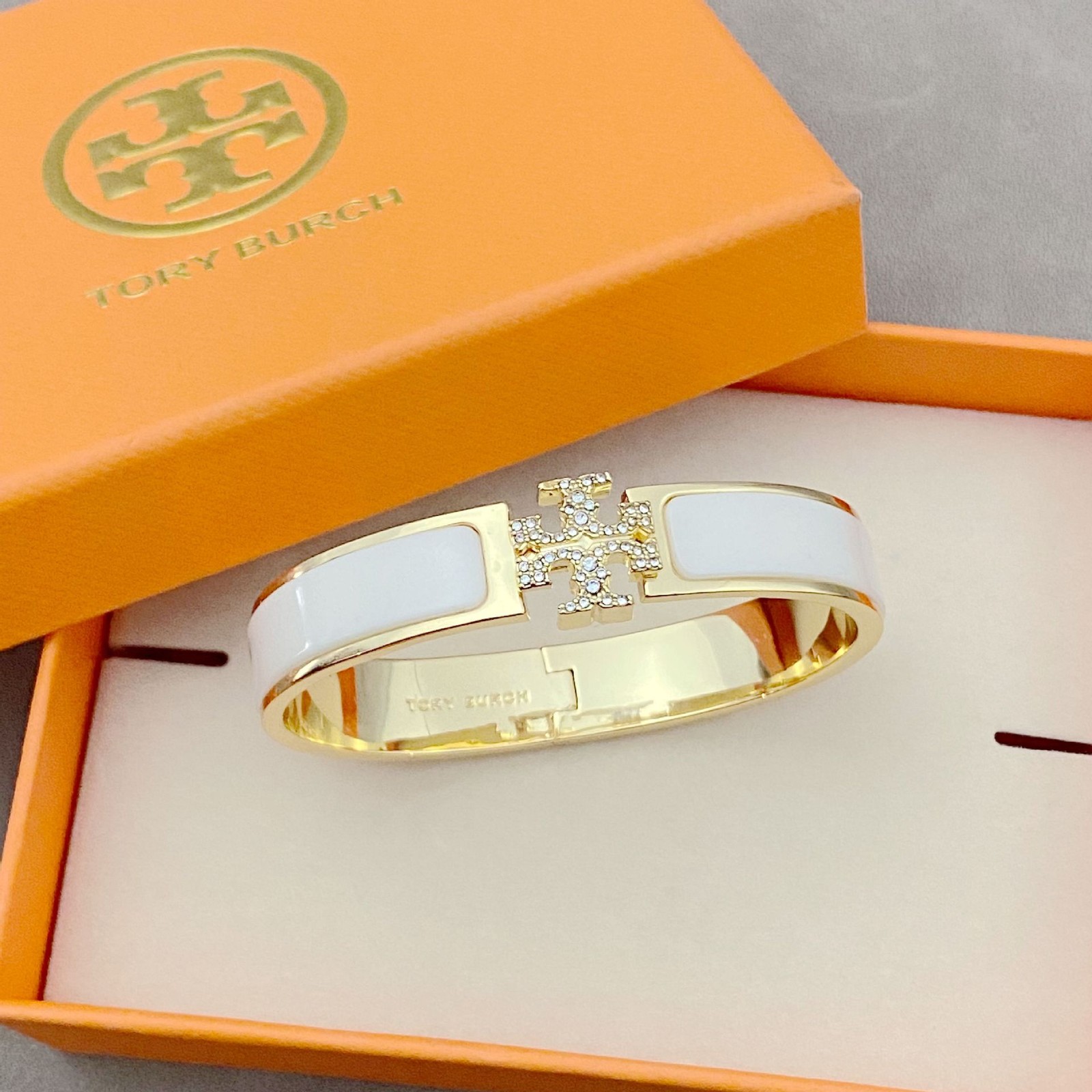 New Tory Burch Enameled Kira Logo Hinged Bracelet Gold/ Ivory