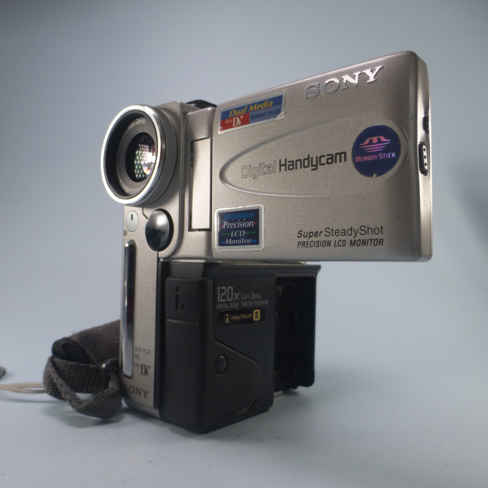 Sony Handycam DCR-PC3E Handheld MiniDV Camcorder Silver Tested