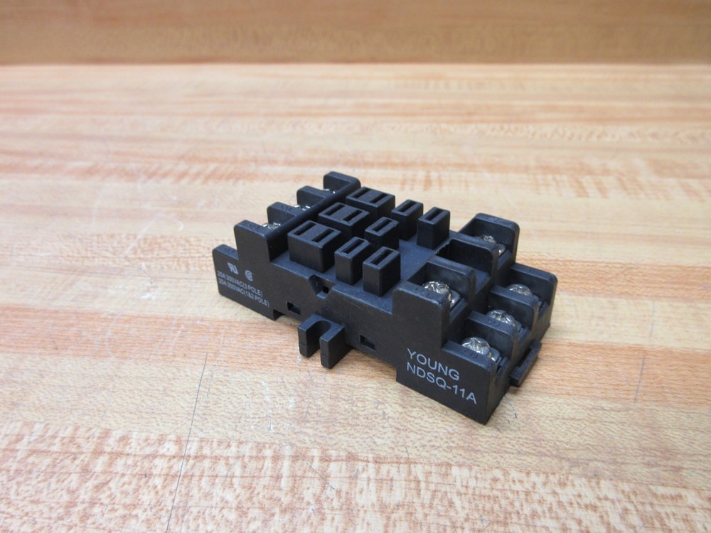 Young NDSQ-11A Relay Socket NDSQ11A
