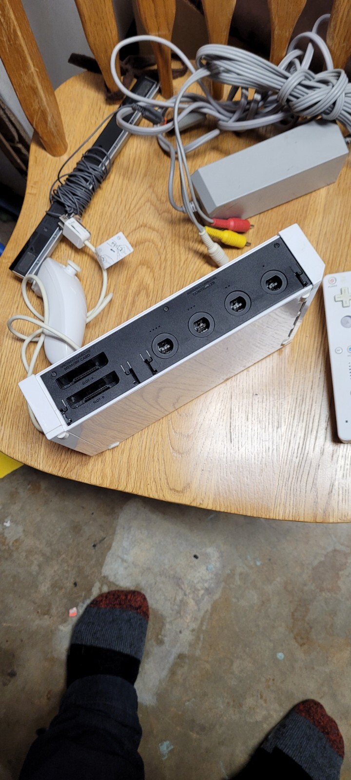Nintendo Wii Console Bundle Tested Works Complete With 1 Remite And Nunchuck