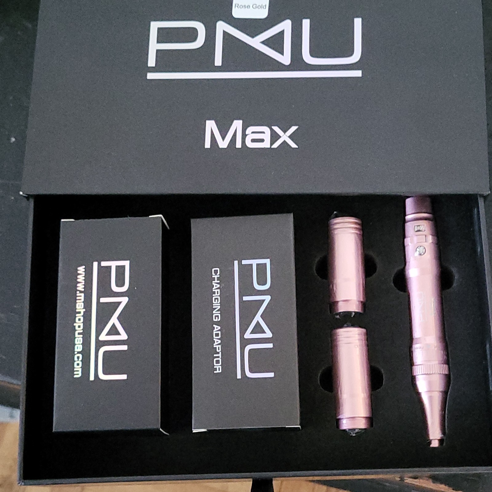 PMU PMU Max Rechargeable Rose Gold Tattoo Pen with Charging Adaptor