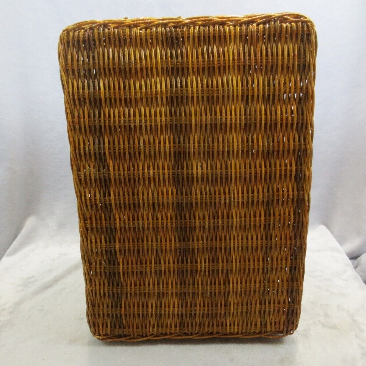 VTG Large Wicker Rattan Hinged Picnic Basket Locking Handles Storage Boho MCM