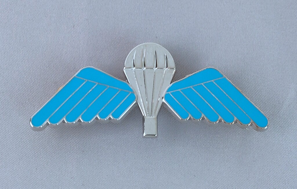 AUSTRALIAN ARMY PARATROOPER PARACHUTIST WINGS METAL BADGE INSIGNIA PIN-chho981