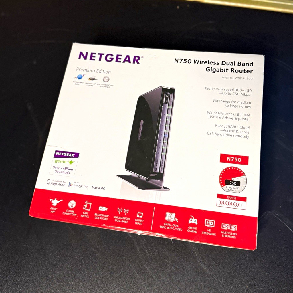 NETGEAR WNDR4300 N750 Dual-Band WiFi Gigabit Router 4-Port USB Black
