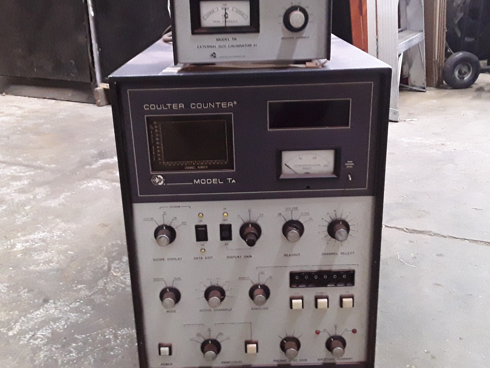 Coulter Electronics Inc. Coulter Counter Model TA 117V 1.2 Amps w/ External Size
