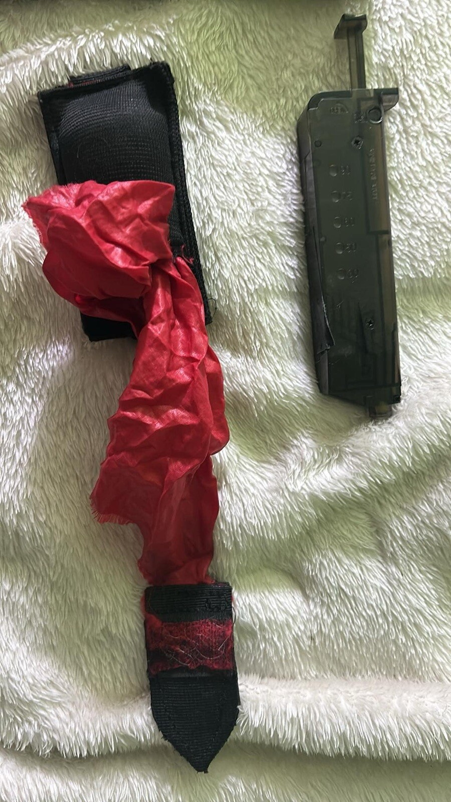 airsoft gun