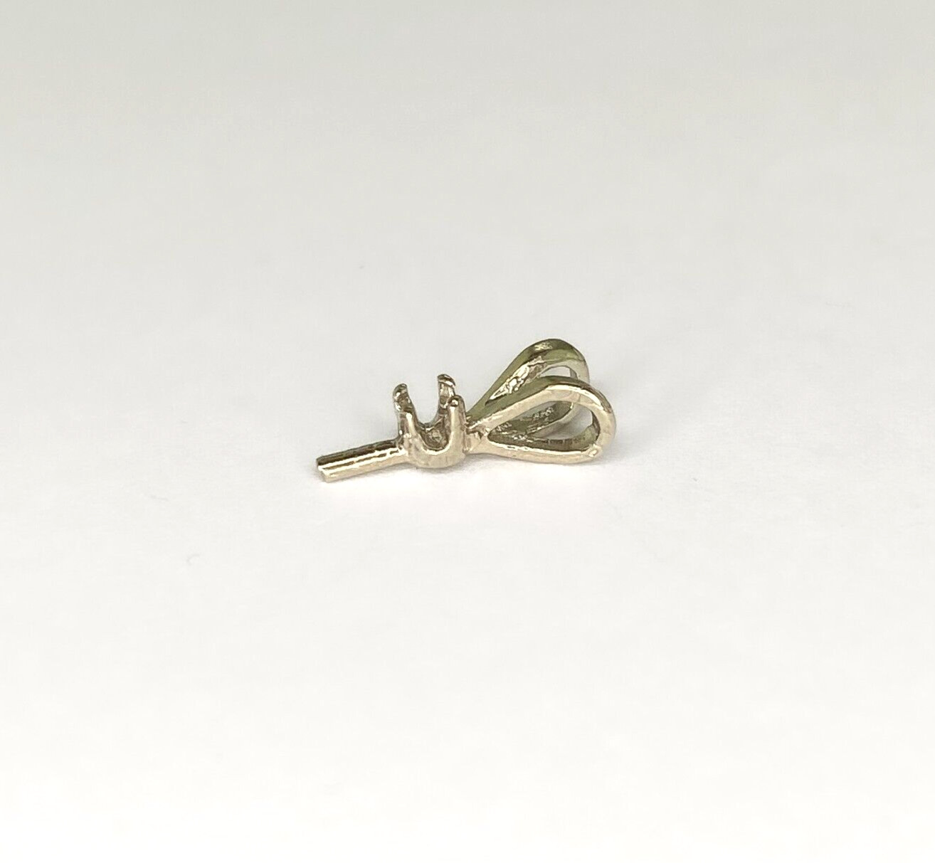 18k White Gold Accented Pearl Peg Pendant Setting