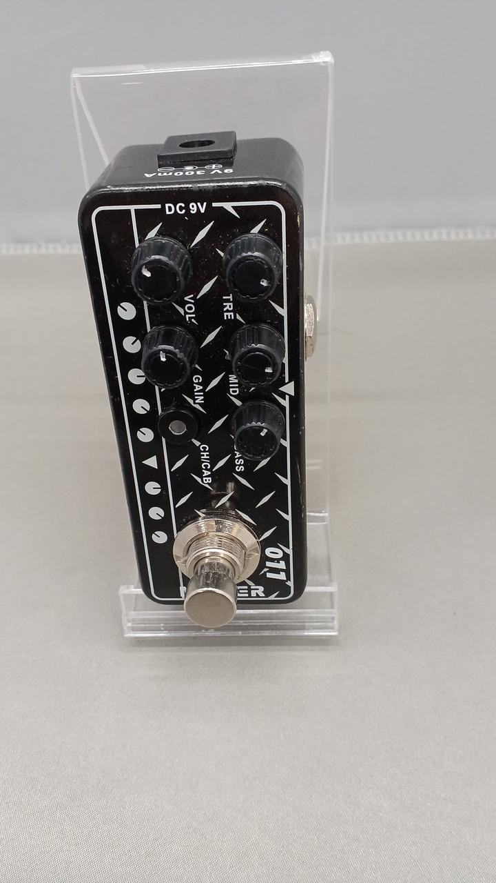 MOOER 011 Preamplifier Guitar Effects Pedal Used