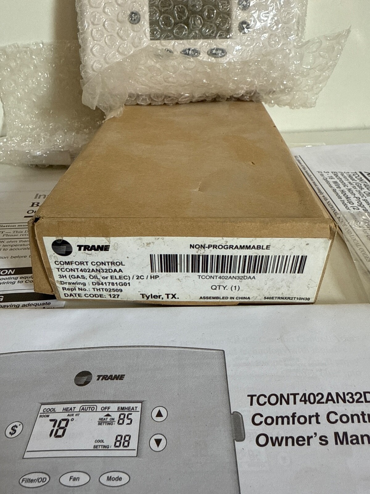 TRANE TCONT402AN32DAA Comfort Control ( Non Programmable )
