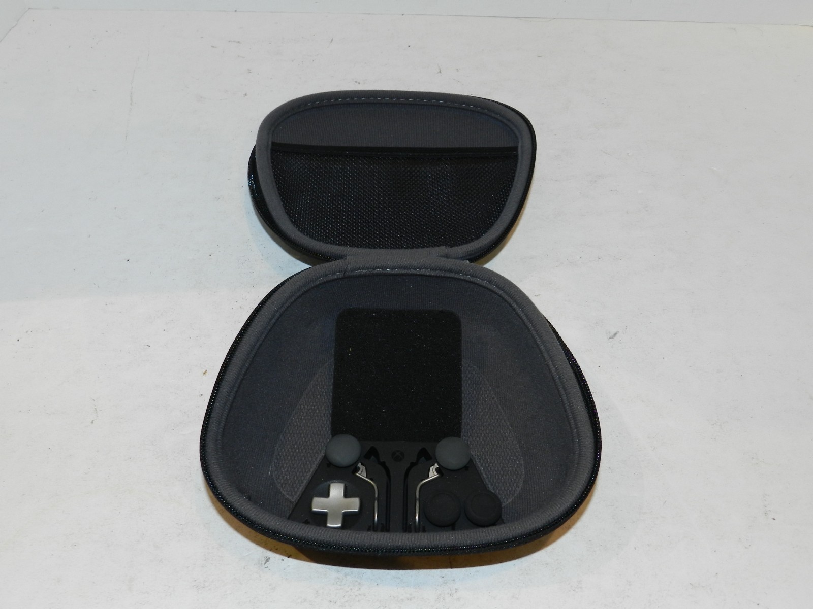 Microsoft Xbox One Elite 1 Controller Case with INTERCHANGEABLE PARTS