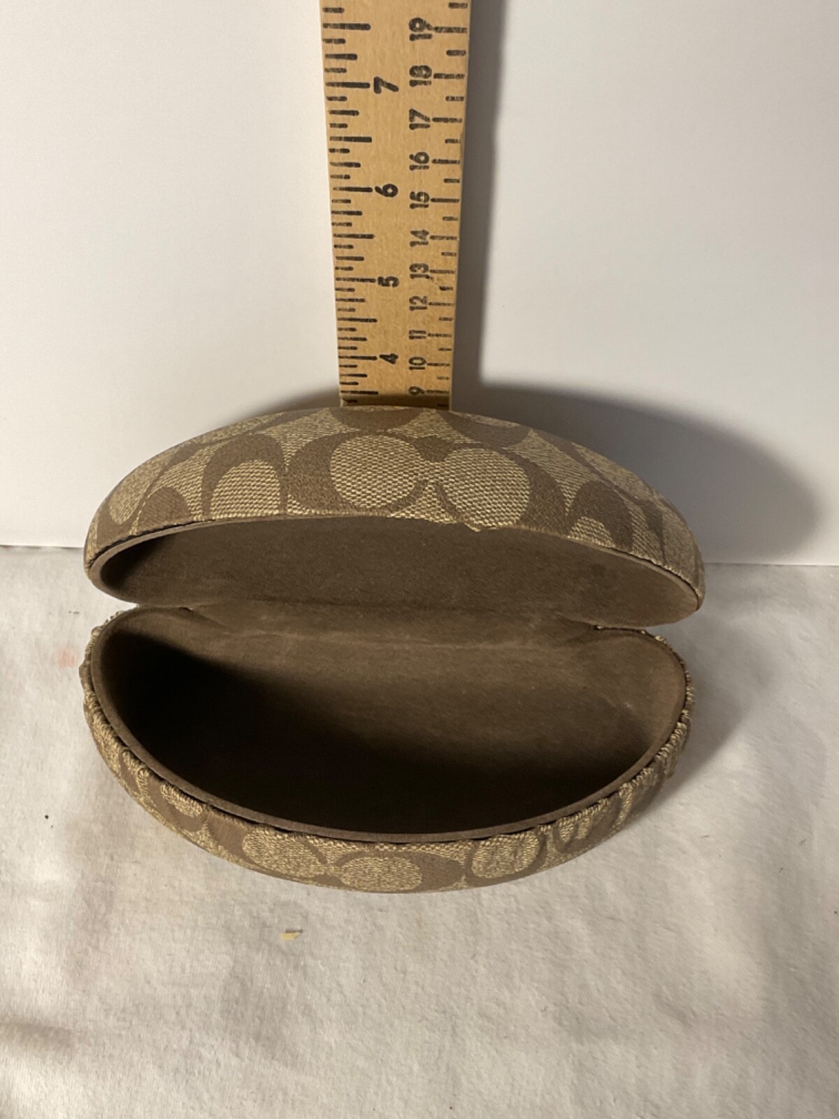 Hard case sunglass/eyeglasses case coach style logo