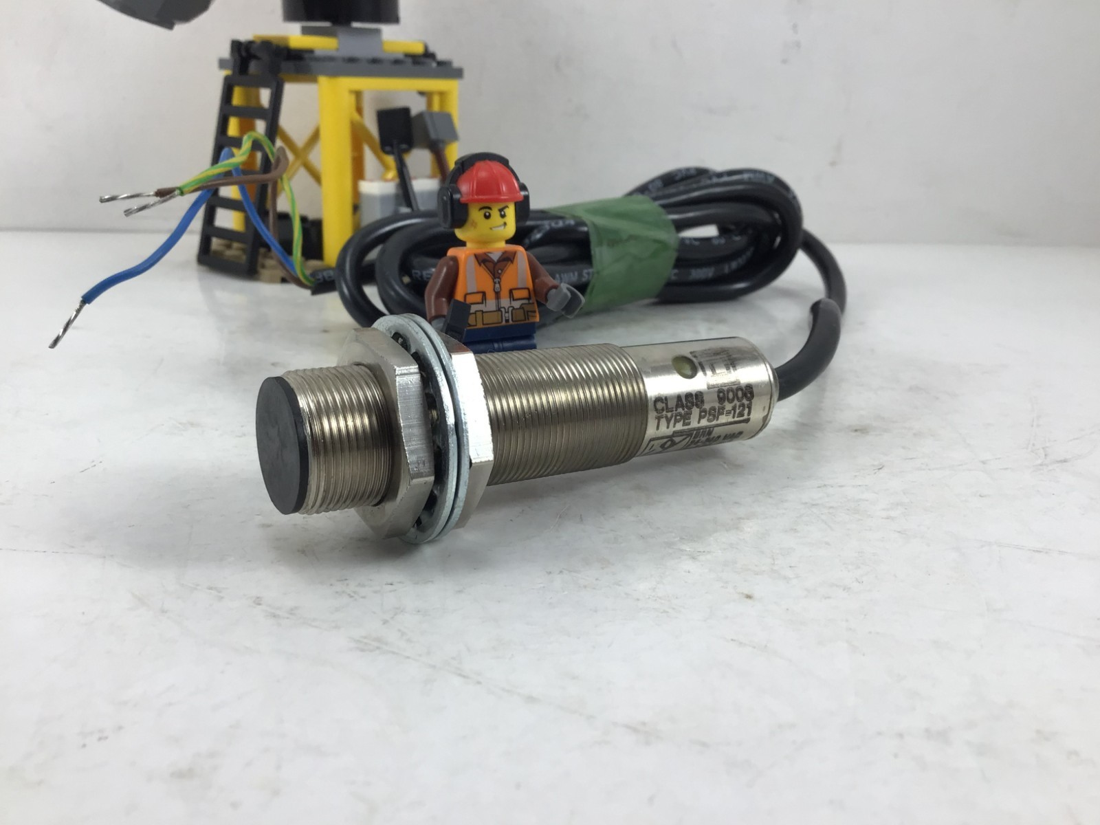 CLASS 9006 - TYPE PSF-121 - SQUARE D - PROXIMITY SENSOR - **NEW OLD STOCK!!**