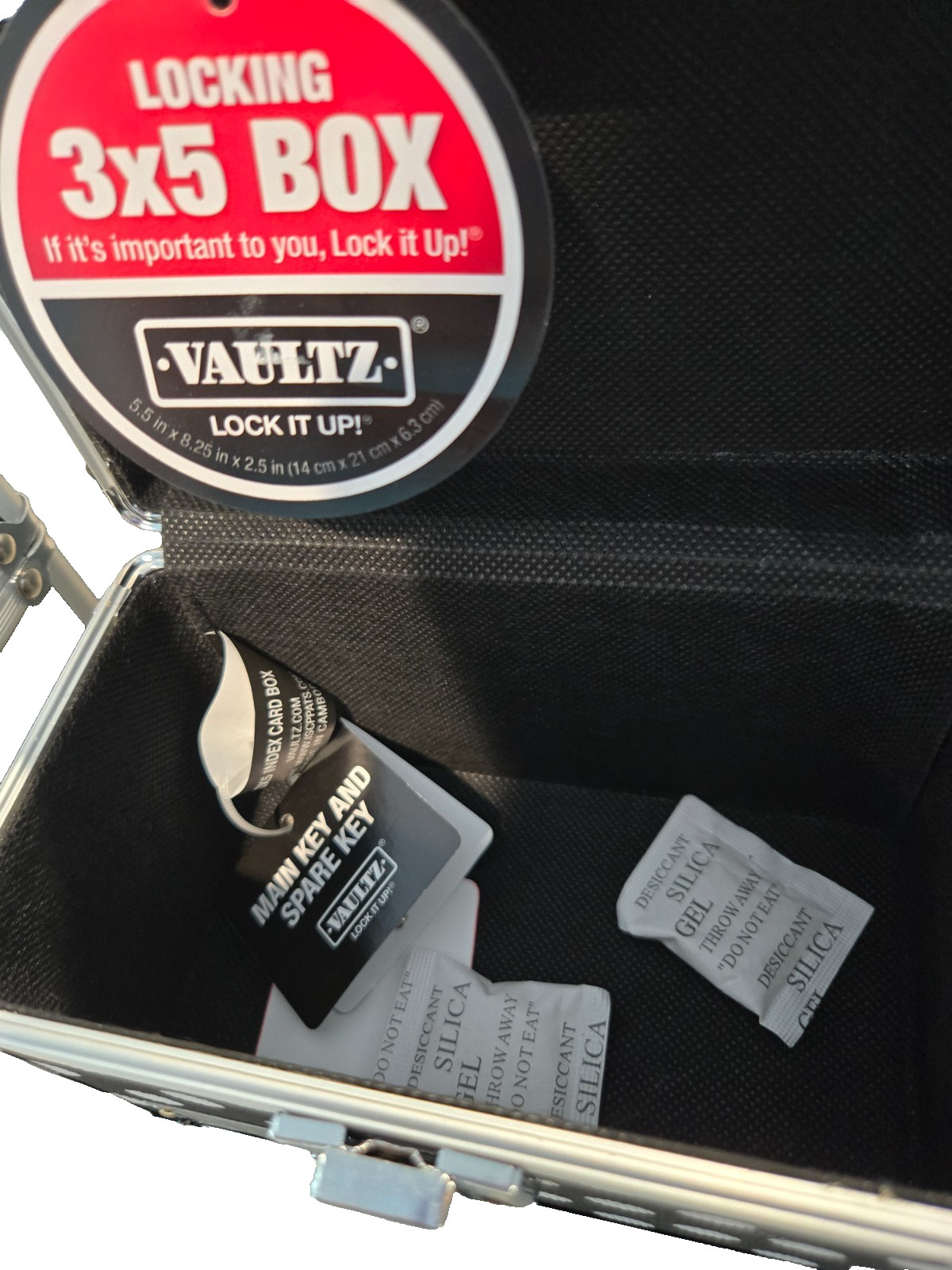 small decortive key lock safety box