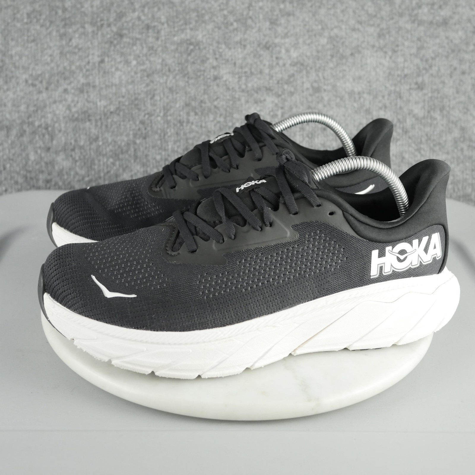 Hoka One One Arahi 7 Shoes Mens Size 9.5 2E Black Running Sneakers 1147870 BWHT