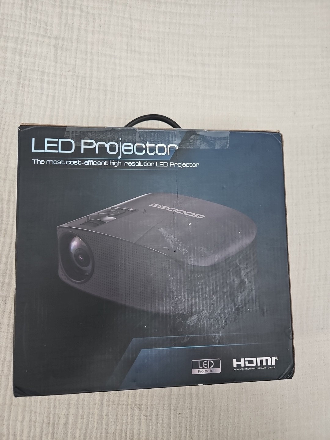GOODEE HDMI, LED PROJECTOR, 1920/1080 RESOLUTION, USB INPUT, EARPHONE OUTPUT,