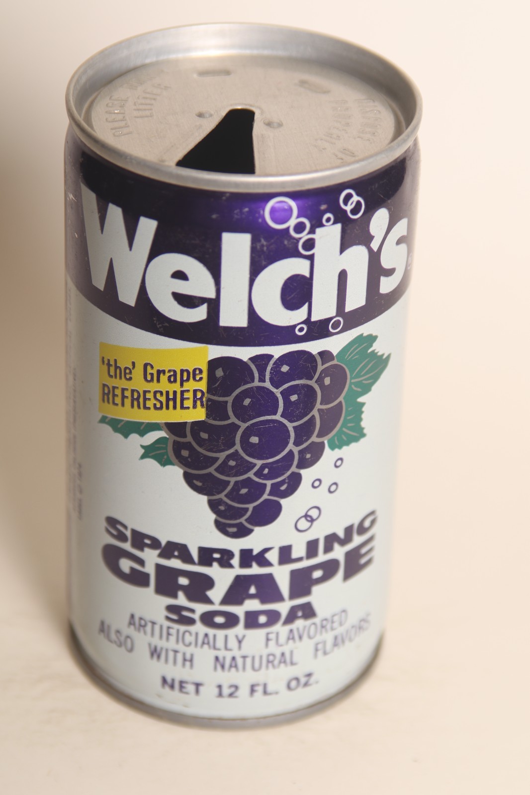 Welch's Sparkling Grape soda can