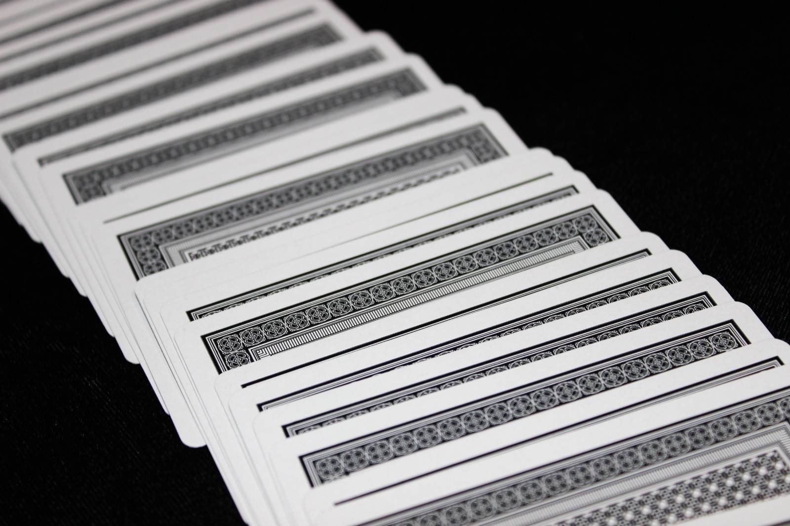 Magic Tutorial MENE TEKEL Trick Deck (playing cards) Classic - Black
