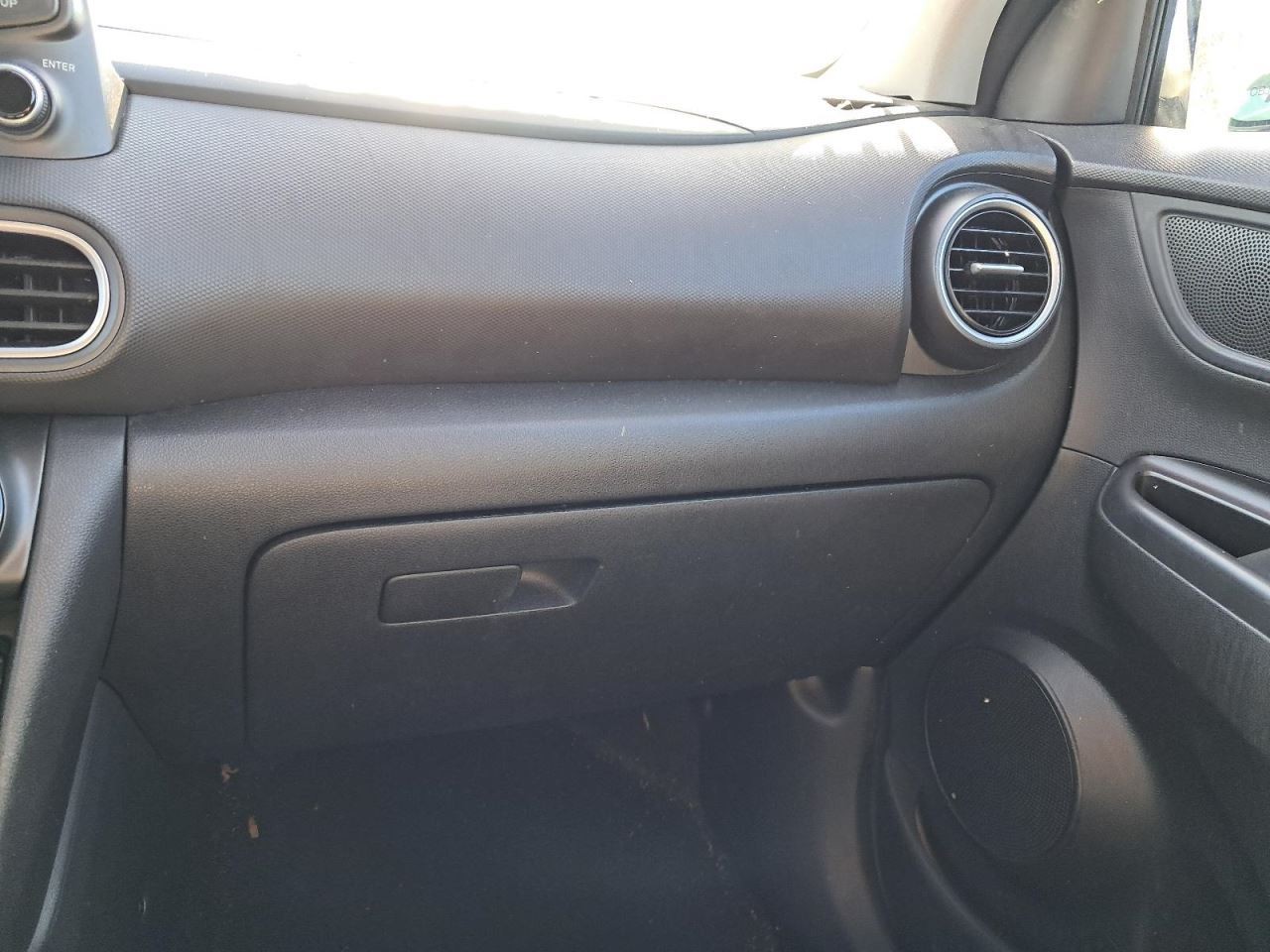 KONA      2019 Glove Box 4860751
