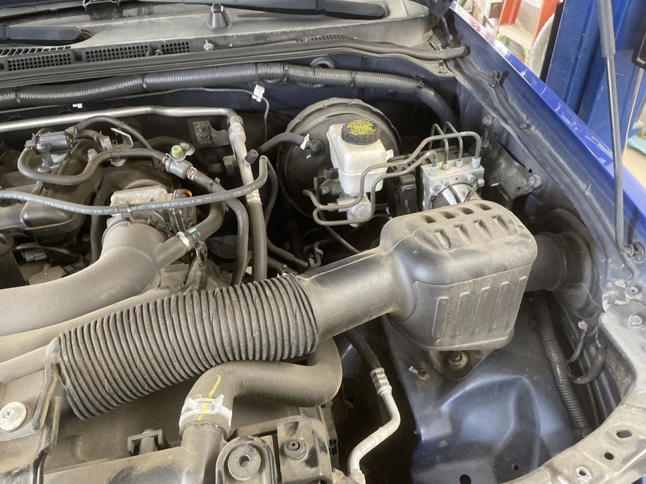Air Cleaner 4 Cylinder 2.5L Fits 05-19 FRONTIER 1064796