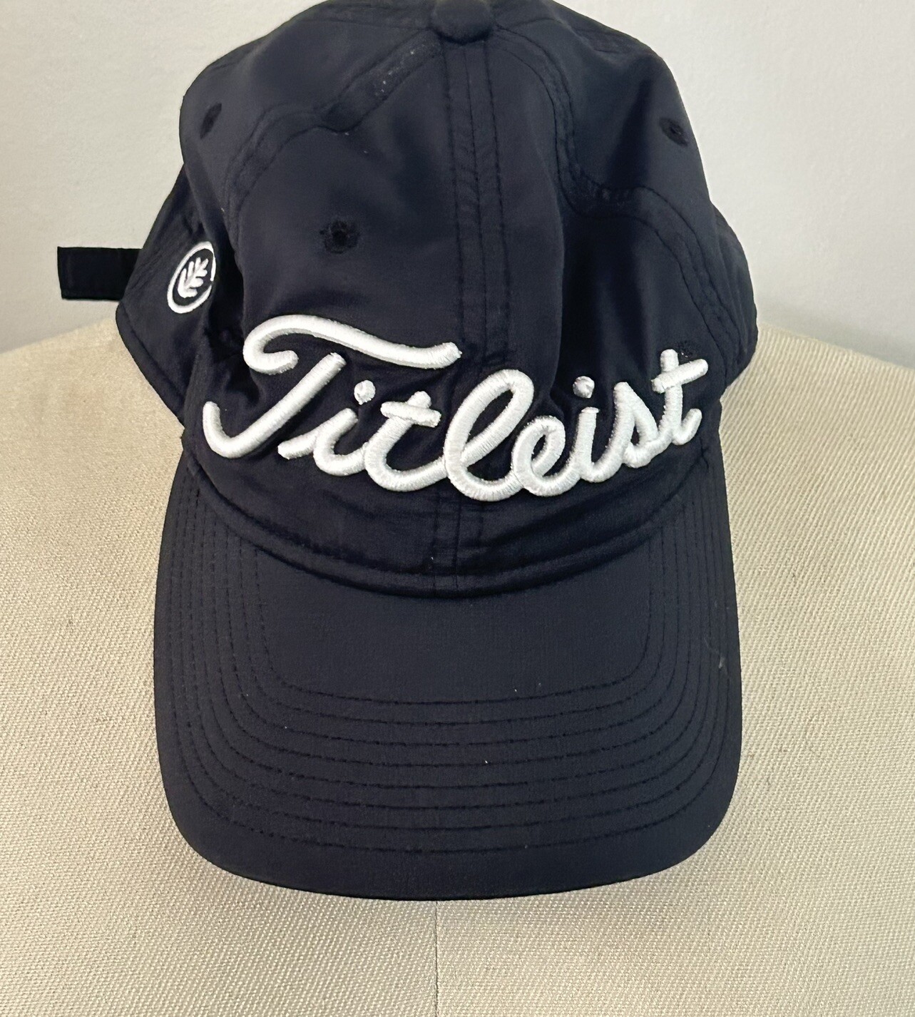 Titleist Hat Black Golf Cap Strap Back One Size Golfing