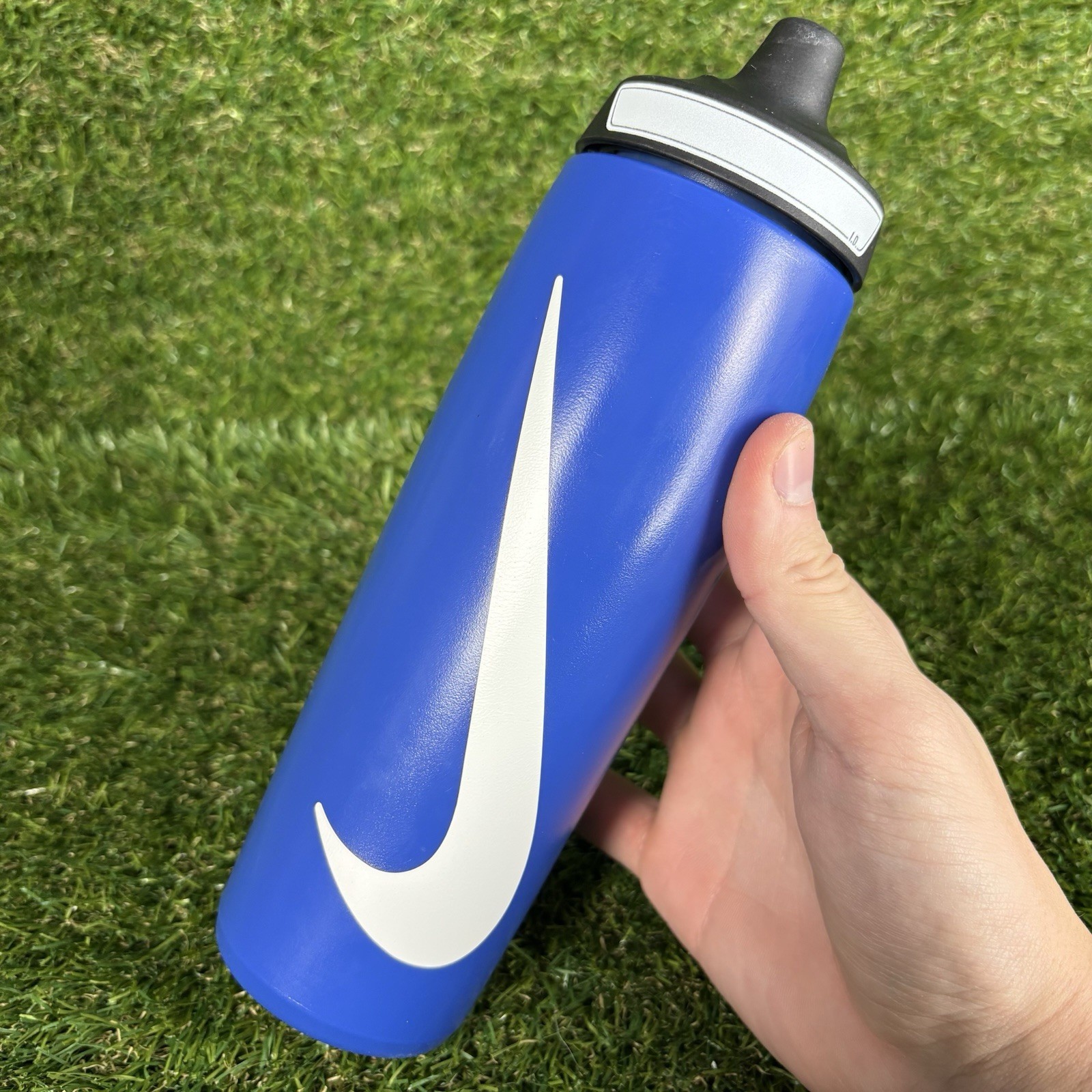 Nike Refuel Bottle 24 oz Sports Bottle  Blue NEW
