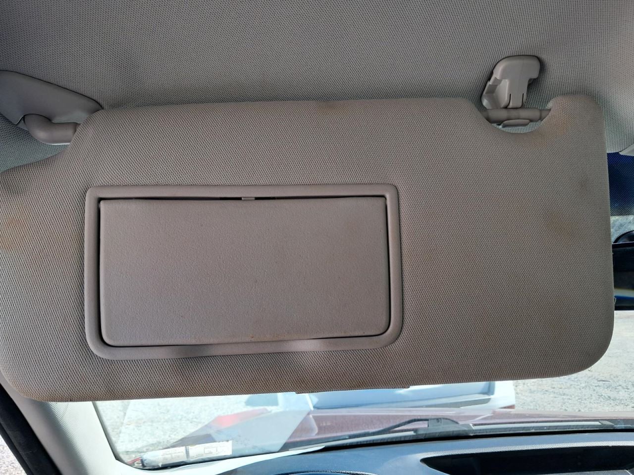 LEGACY 2010 Glove Box 4782571