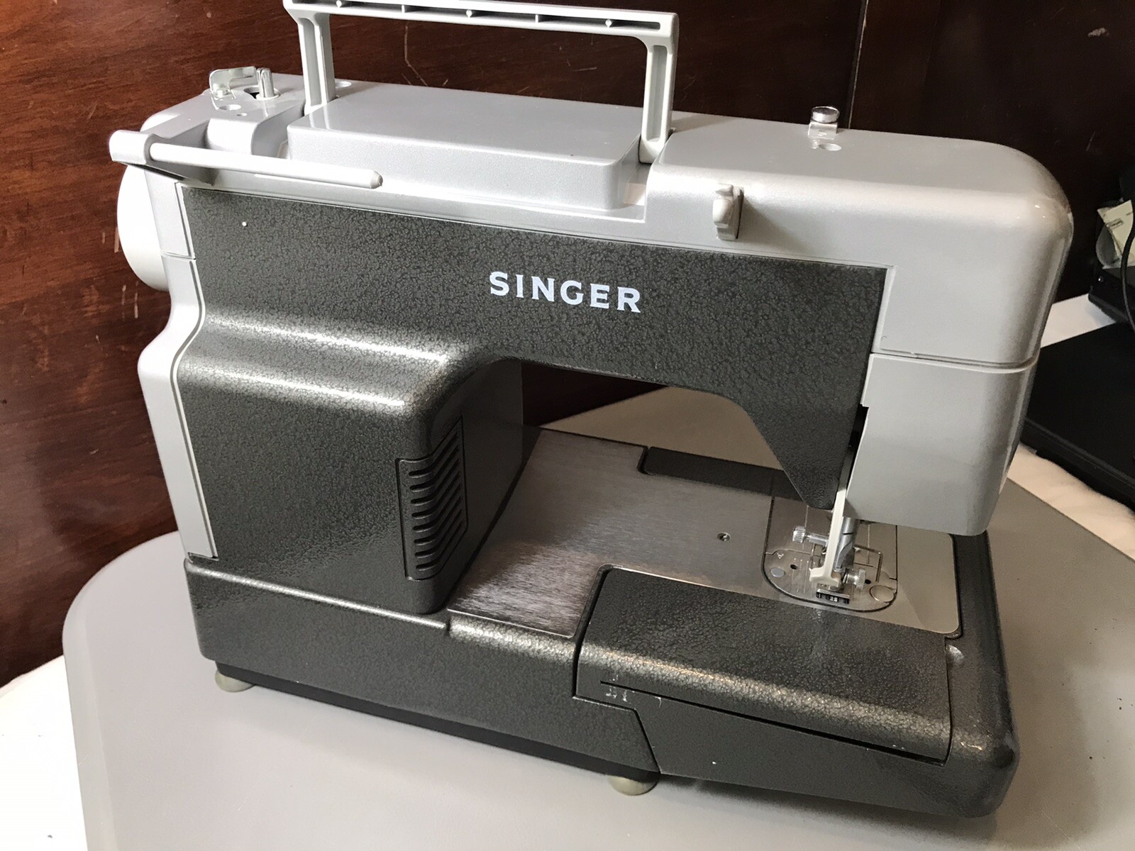 Singer CG590 Sewing Machine 18-Stitch Untested Sold For Parts or Repair *As-Is