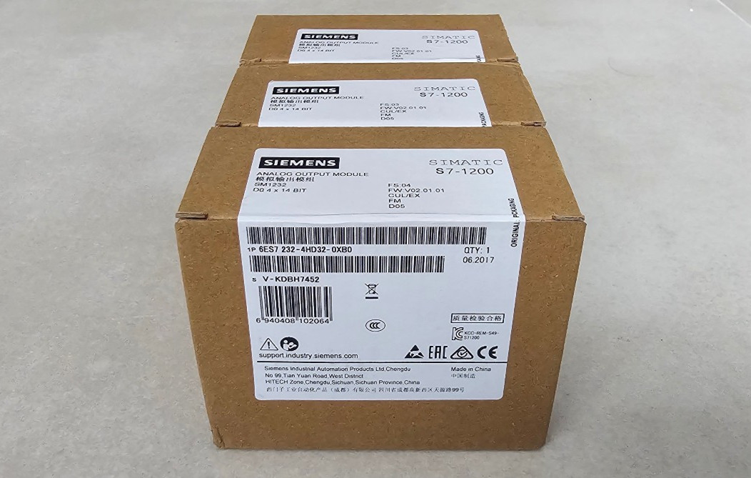 SIEMENS 6ES7232-4HD32-0XB0 Sealed. Dealer, available now inc VAT1