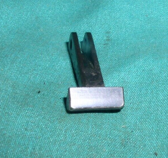 Husqvarna Lahti M40 9mm Semi-Auto Pistol MAGAZINE CATCH TJ4137