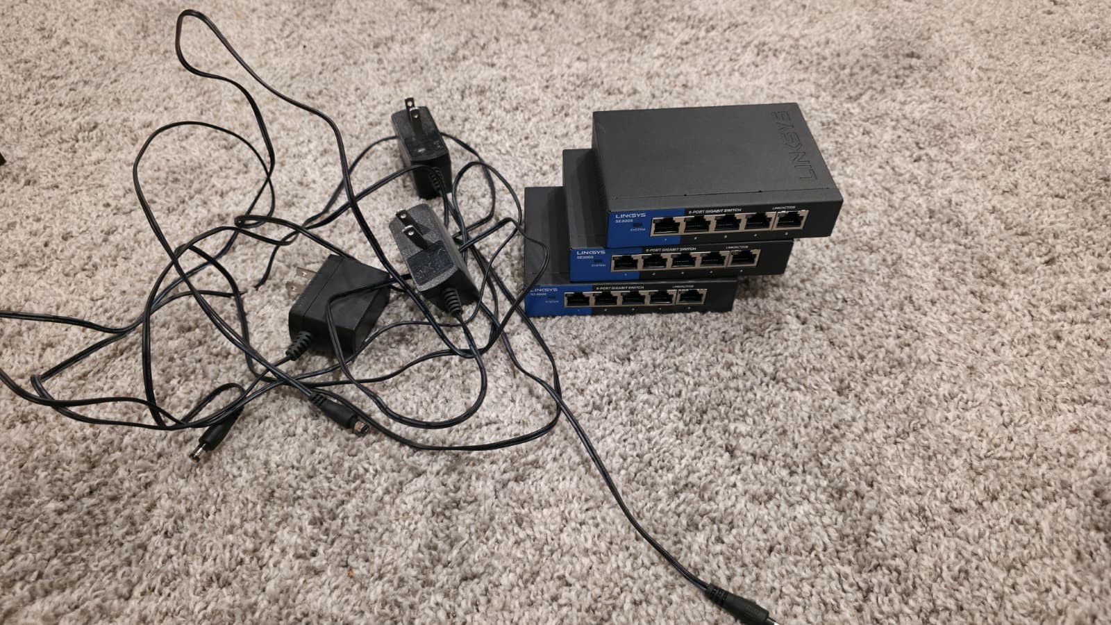 Linksys SE3005 5-Port Gigabit Ethernet Switches