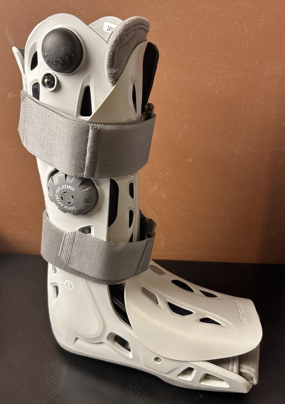 Aircast AirSelect Walker Brace/Walking Boot (Elite Short and Standard) Medium