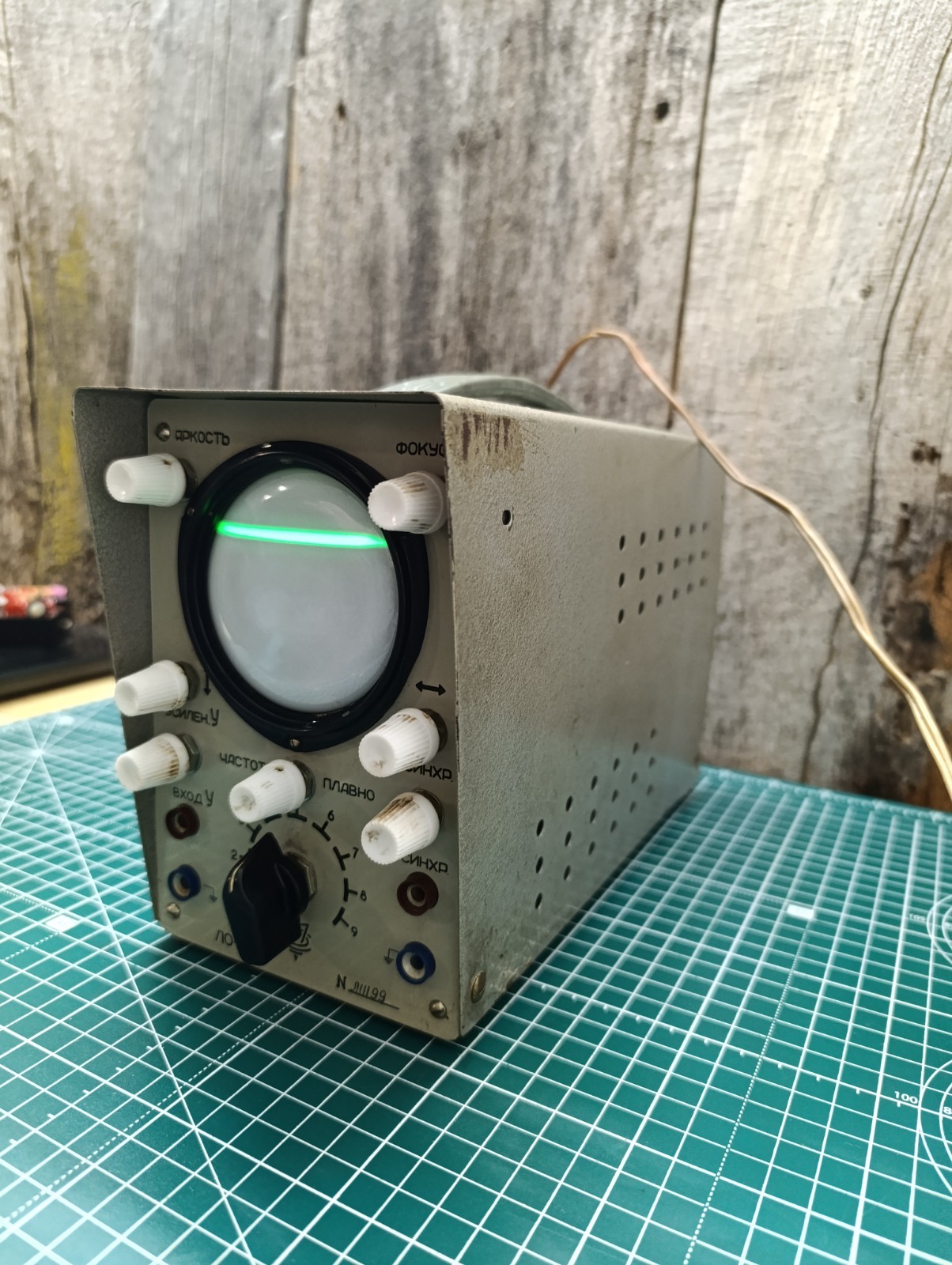 Vintage oscilloscope LO-70 WORKING