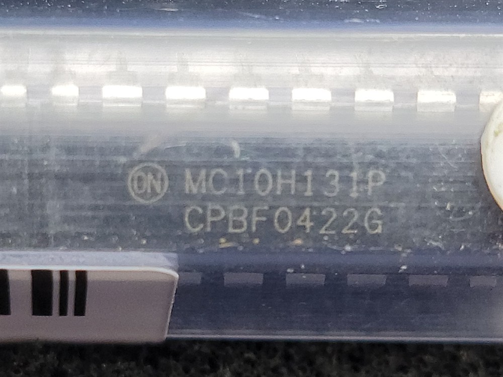 New (10pcs) MC10H131P ONSEMI IC Logic