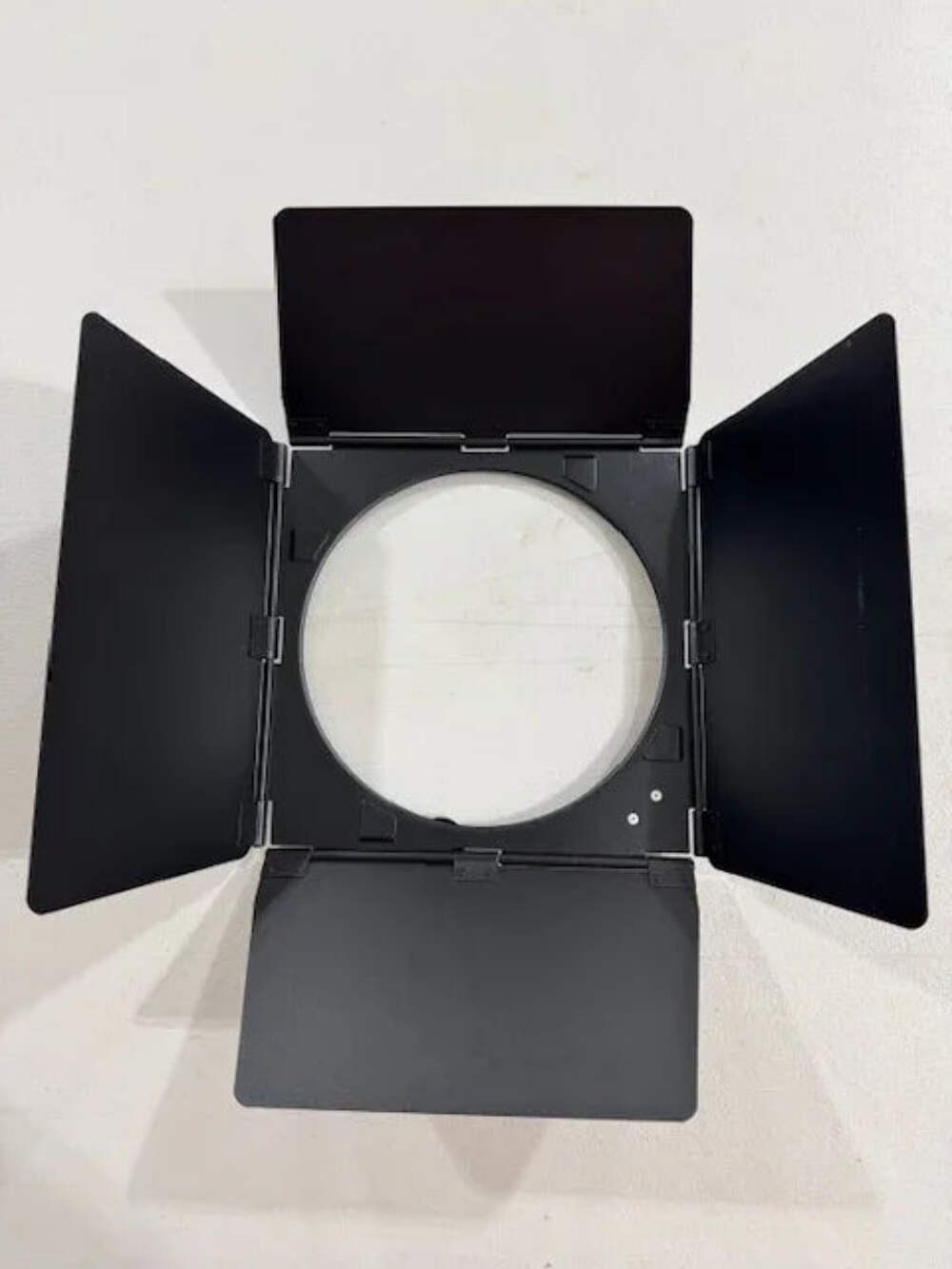 * OPEN BOX GOOD * Westcott Barndoor Set for 70° Wide Reflector